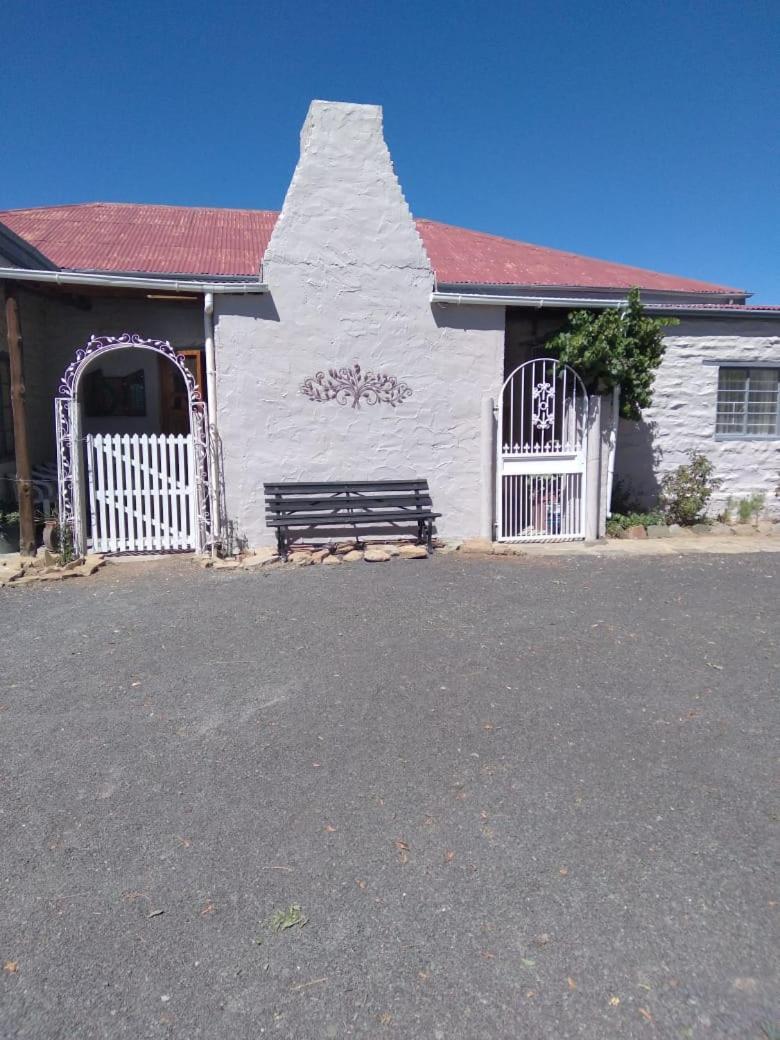 Sutherland Guest House Exterior foto